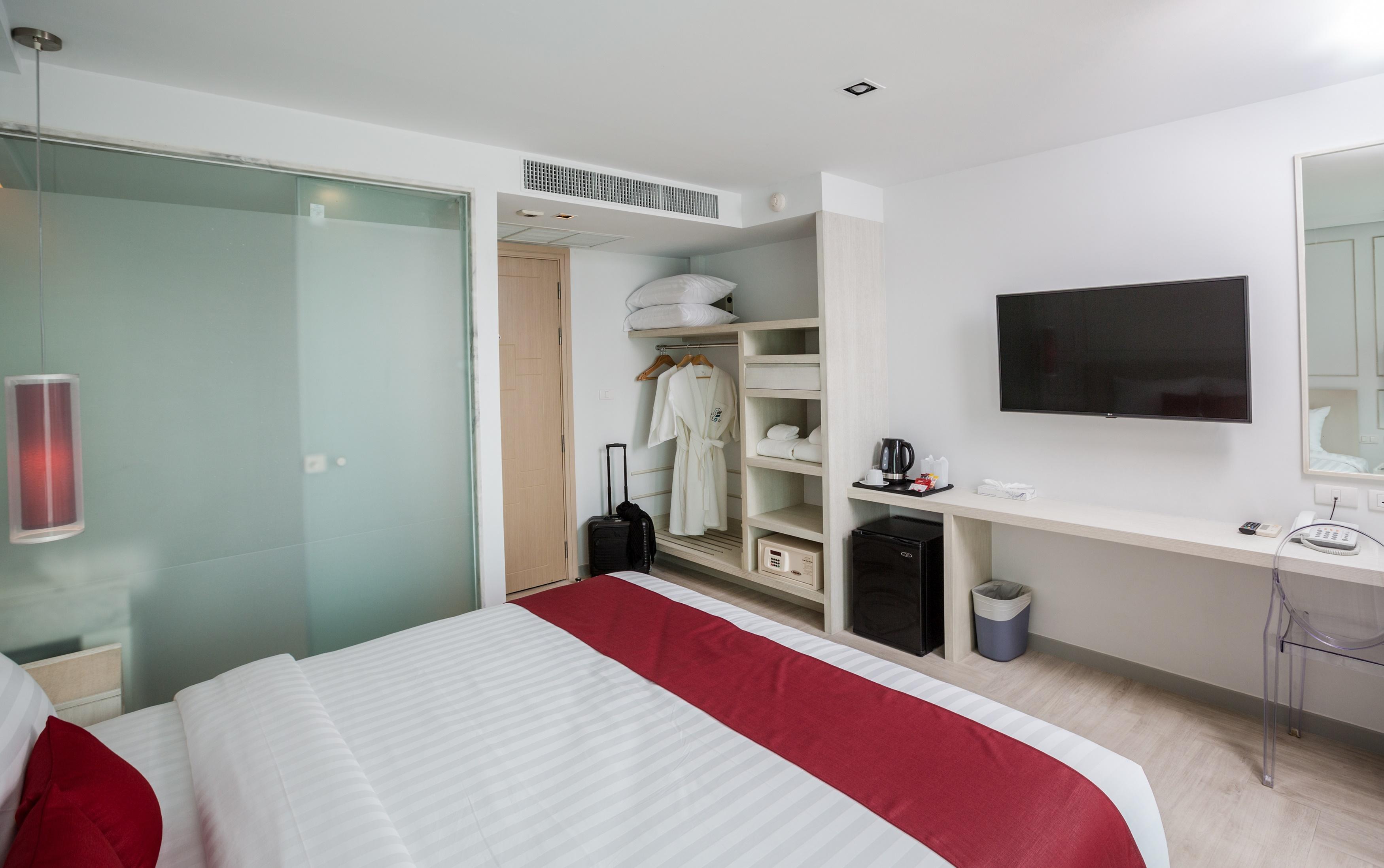 The Bloc Hotel Phuket - Sha Extra Plus Patong Bagian luar foto